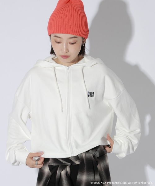 LAKOLE（ラコレ）の「[NBA]ZIPパーカー(WOMEN) / 1064203（パーカー・レディース・グレー/ホワイト/ブラック・MEDIUM/LARGE）」の19枚目の写真