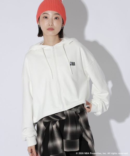 LAKOLE（ラコレ）の「[NBA]ZIPパーカー(WOMEN) / 1064203（パーカー・レディース・グレー/ホワイト/ブラック・MEDIUM/LARGE）」の20枚目の写真