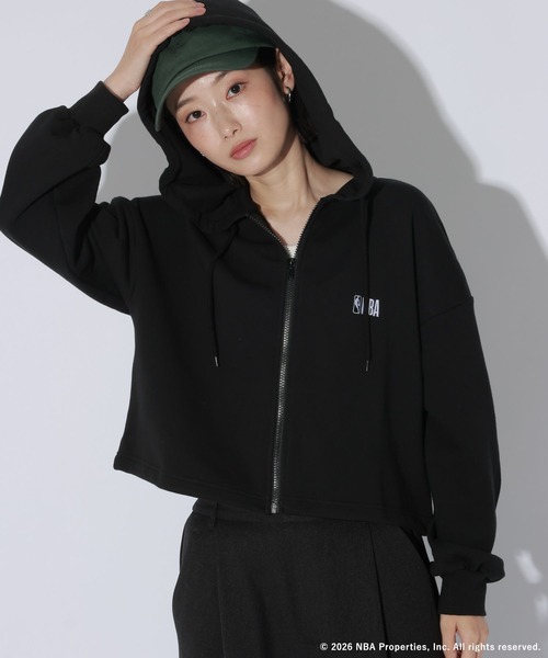 LAKOLE（ラコレ）の「[NBA]ZIPパーカー(WOMEN) / 1064203（パーカー・レディース・グレー/ホワイト/ブラック・MEDIUM/LARGE）」の4枚目の写真