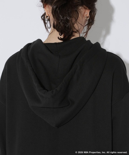 LAKOLE（ラコレ）の「[NBA]ZIPパーカー(WOMEN) / 1064203（パーカー・レディース・グレー/ホワイト/ブラック・MEDIUM/LARGE）」の14枚目の写真