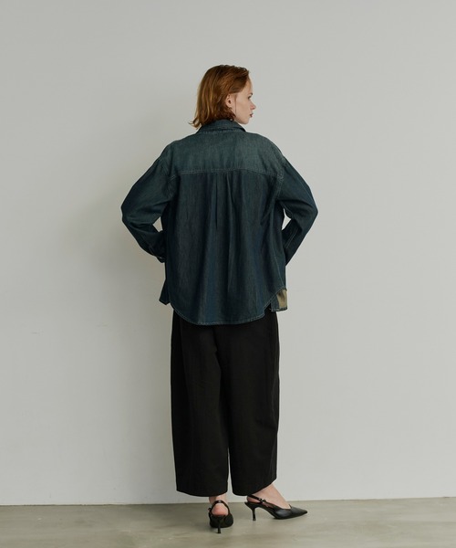 uchi.(ウチ)の「ヴィンテージライクオーバーデニムシャツ(シャツ/ブラウス・レディース・ダークインディゴブルー/ライトインディゴブルー・FREE)」の15枚目の写真