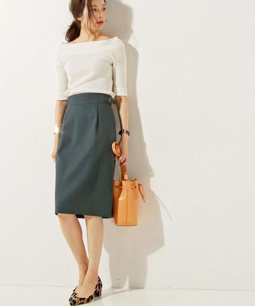 UNITED ARROWS（ユナイテッドアローズ）の「UBCE ハイウエスト サイドバックル タック スカート（スカート・レディース・ライトピンク/ダークグリーン/ネイビー・36/40/38）」の2枚目の写真