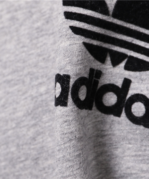 adidas（アディダス）の「【adicolor】オリジナルス スウェットシャツ[ADICOLOR CREW SWEATSHIRT]（スウェット・メンズ・ブラック/ライトグレー・LARGE/XX-LARGE/SMALL/MEDIUM/X-LARGE/XXX-LARGE/X-SMALL）」の6枚目の写真