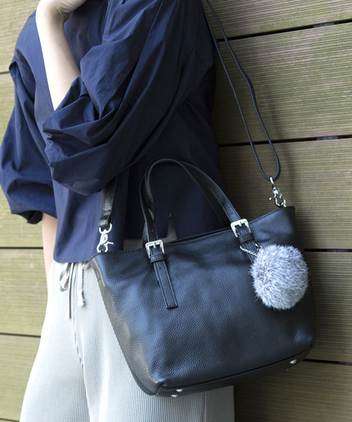 BEAU'RE SECOND（ビュレセカンド）の「【Beau're Second】ファーチャームツキミニトート/BS-1807（トートバッグ・レディース・ブラック/ブラウン/ネイビー/ブルー・FREE）」の22枚目の写真