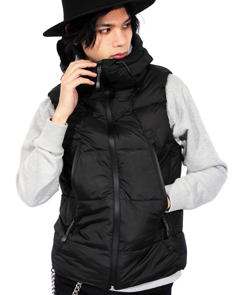 ８(eight)（エイト）の「フード付き 中綿 ダウンベスト（ダウンベスト・メンズ・ブラック/カーキ/ネイビー・X-LARGE/MEDIUM/LARGE）」の2枚目の写真