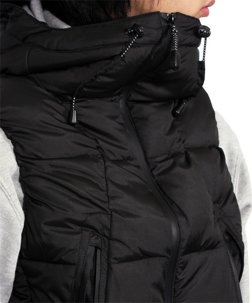 ８(eight)（エイト）の「フード付き 中綿 ダウンベスト（ダウンベスト・メンズ・ブラック/カーキ/ネイビー・X-LARGE/MEDIUM/LARGE）」の7枚目の写真