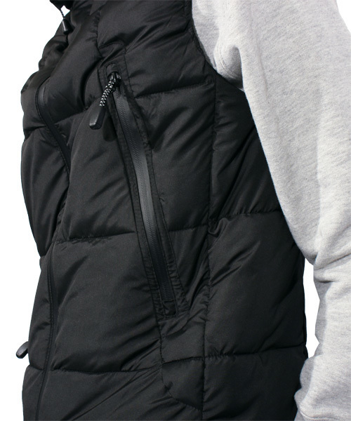 ８(eight)（エイト）の「フード付き 中綿 ダウンベスト（ダウンベスト・メンズ・ブラック/カーキ/ネイビー・X-LARGE/MEDIUM/LARGE）」の11枚目の写真