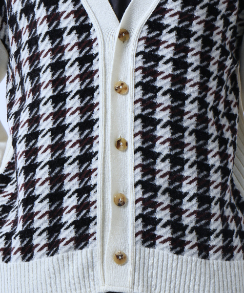 ABAHOUSE(アバハウス)の「モールガンクラブジャガードカーディガン(カーディガン/ボレロ・メンズ・ホワイト・46/44/48)」の6枚目の写真