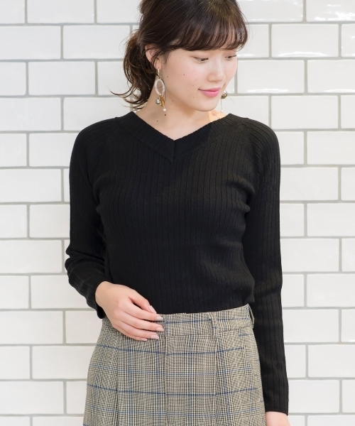 le.coeur blanc（ルクールブラン）の「ワイドリブ2WAYニットプルーバー（ニット/セーター・レディース・ブラック/アイボリー/ブラウン/グレー/ピンク系その他/ブラック系その他/チャコールグレー/レッド/ホワイト系その他・38）」の4枚目の写真
