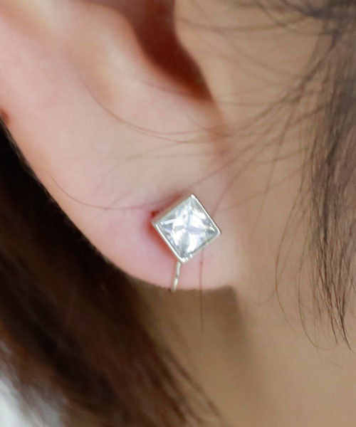 colleca la(コレカラ)の「ループフィット・スクエアビジューのイヤリング(イヤリング・レディース・シルバー/ゴールド・FREE)」の12枚目の写真