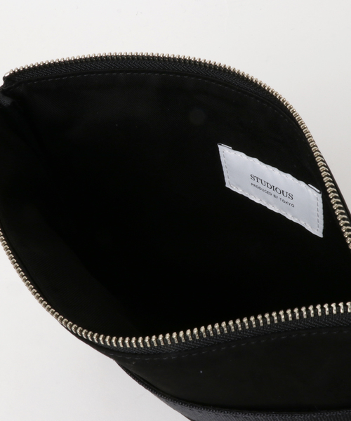 STUDIOUS(ステュディオス)の「ダブルフェイスレザーサコッシュ(ショルダーバッグ・メンズ・ブラック・FREE)」の4枚目の写真
