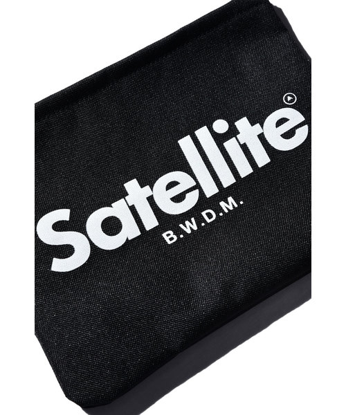 Satellite(サテライト)の「【 Satellite / サテライト 】 BASIC SACOCHE / ベーシックサコッシュ / サコッシュ / ミニショルダー(ショルダーバッグ・レディース・ブラック/ブラック系その他/レッド/パープル/ライム/オレンジ・FREE)」の7枚目の写真