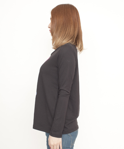 X-girl（エックスガール）の「PIN-UP GIRL L/S TEE（Tシャツ/カットソー・レディース・ホワイト/ブラック/イエロー/ネイビー・1/2）」の5枚目の写真