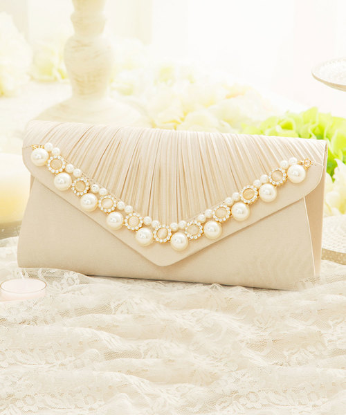 DRESS STAR(ドレス スター)の「プリーツパールビジューレター型クラッチバッグ(クラッチバッグ・レディース・ブラック/ピンク/シルバー/ネイビー/ベージュ・フリー)」の3枚目の写真
