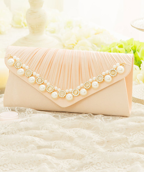 DRESS STAR(ドレス スター)の「プリーツパールビジューレター型クラッチバッグ(クラッチバッグ・レディース・ブラック/ピンク/シルバー/ネイビー/ベージュ・フリー)」の4枚目の写真