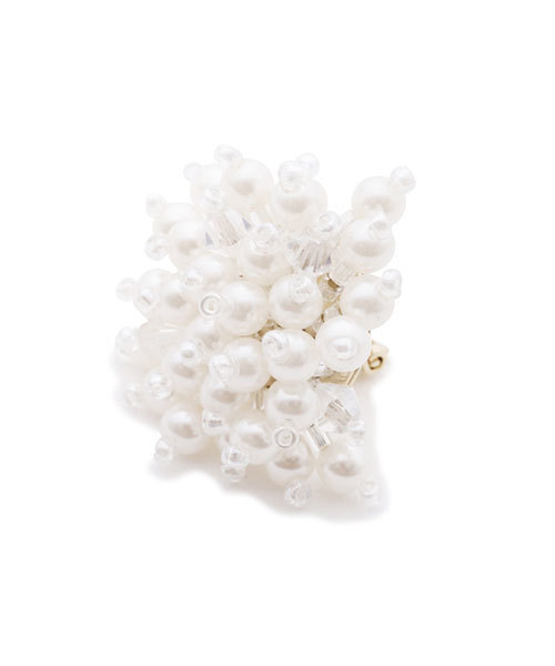 JILL STUART（ジルスチュアート）の「◆《Endy ROBE》ルナフラワーモチーフパール調イヤリング（イヤリング・レディース・ホワイト・ﾌﾘ-）」の4枚目の写真