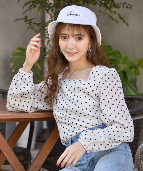 MIIA（ミーア）の「スクエアネックブラウス（トップス）」