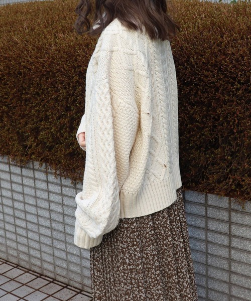 PairPair(ペアペア)の「ケーブル編みハーフジッププルオーバー(ニット/セーター・レディース・モカ/アイボリー/オリーブ・FREE)」の4枚目の写真