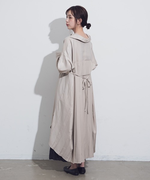 Aunt Marie's(アントマリーズ)の「AUNT MARIE'S バックプリーツロングシャツワンピース(ワンピース・レディース・ベージュ/ライトブルー/ナチュラル・FREE)」の14枚目の写真