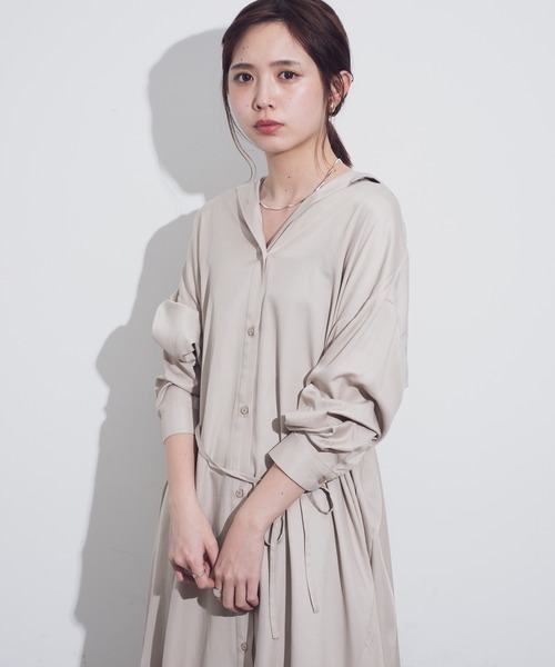 Aunt Marie's(アントマリーズ)の「AUNT MARIE'S バックプリーツロングシャツワンピース(ワンピース・レディース・ベージュ/ライトブルー/ナチュラル・FREE)」の19枚目の写真