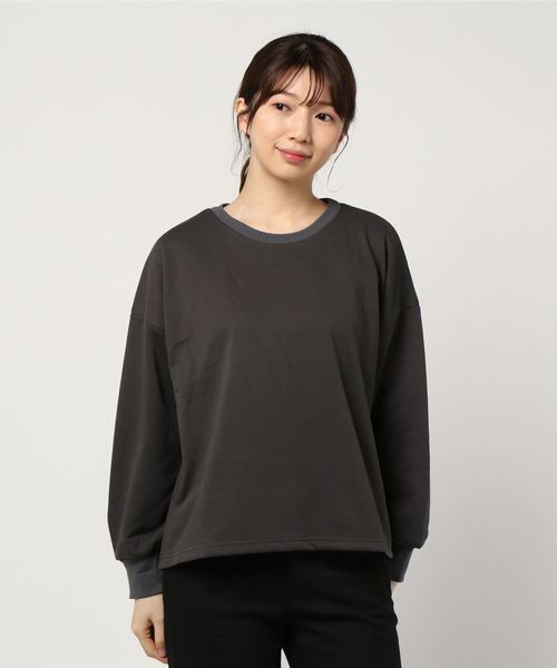 KOBE LETTUCE（コウベレタス）の「バックスリットスウェットトップス（スウェット・レディース・チャコール/ライトベージュ/パープル/ブルー・FREE）」の2枚目の写真