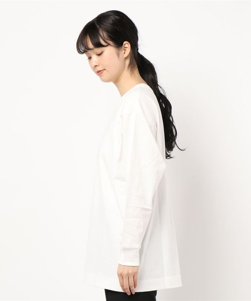 AMERICAN HOLIC（アメリカンホリック）の「裾スリットクルーネックカットチュニック　＊〇（Tシャツ/カットソー・レディース・オフホワイト・M/L）」の2枚目の写真