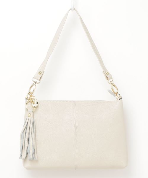 INGRESSO（イングレッソ）の「【 INGRESSO / イングレッソ 】 レザー ポーチ ショルダー 2way タッセル バッグ（ショルダーバッグ・レディース・ブラック/レッド/ブルー/ライトグレー/オフホワイト/イエロー/オレンジ/ブラウン系その他/グリーン系その他/ライトピンク・FREE）」の3枚目の写真