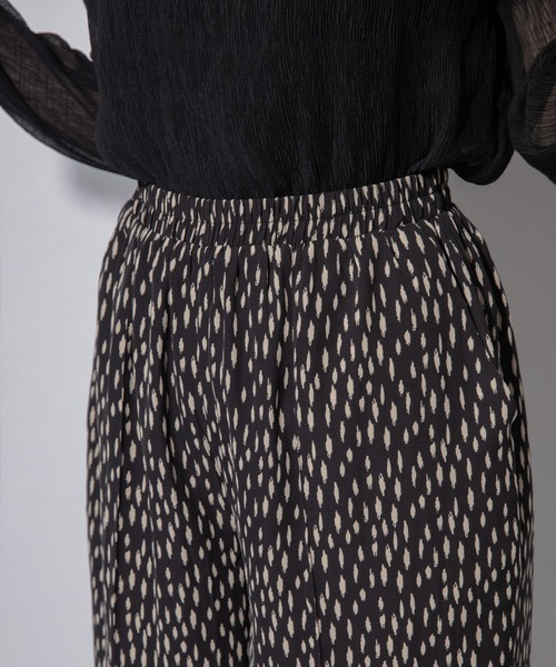 Mysa&Liina(ミーサリーナ)の「変形ドットゆるリラックスワイドパンツ(その他パンツ・レディース・ブラック/ベージュ/カーキ・M)」の4枚目の写真