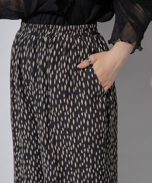 Mysa&Liina(ミーサリーナ)の「変形ドットゆるリラックスワイドパンツ(その他パンツ・レディース・ブラック/ベージュ/カーキ・M)」の5枚目の写真