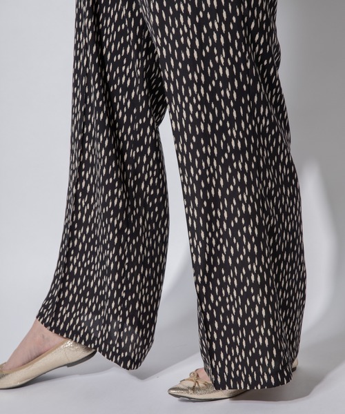 Mysa&Liina(ミーサリーナ)の「変形ドットゆるリラックスワイドパンツ(その他パンツ・レディース・ブラック/ベージュ/カーキ・M)」の6枚目の写真