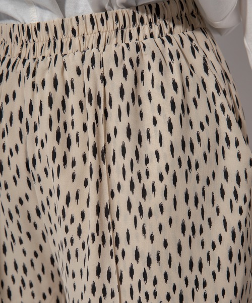 Mysa&Liina(ミーサリーナ)の「変形ドットゆるリラックスワイドパンツ(その他パンツ・レディース・ブラック/ベージュ/カーキ・M)」の18枚目の写真