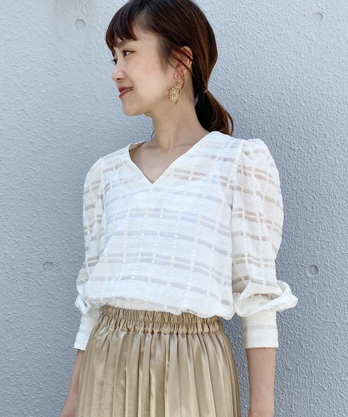 BE NEAT（ビーニート）の「【日本製】パフスリーブチェックブラウス（シャツ/ブラウス・レディース・ネイビー/アイボリー・M）」の3枚目の写真