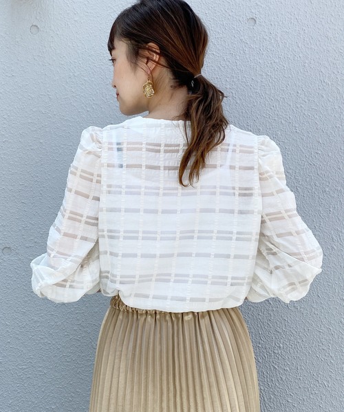 BE NEAT（ビーニート）の「【日本製】パフスリーブチェックブラウス（シャツ/ブラウス・レディース・ネイビー/アイボリー・M）」の5枚目の写真