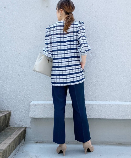 BE NEAT（ビーニート）の「【日本製】パフスリーブチェックブラウス（シャツ/ブラウス・レディース・ネイビー/アイボリー・M）」の15枚目の写真