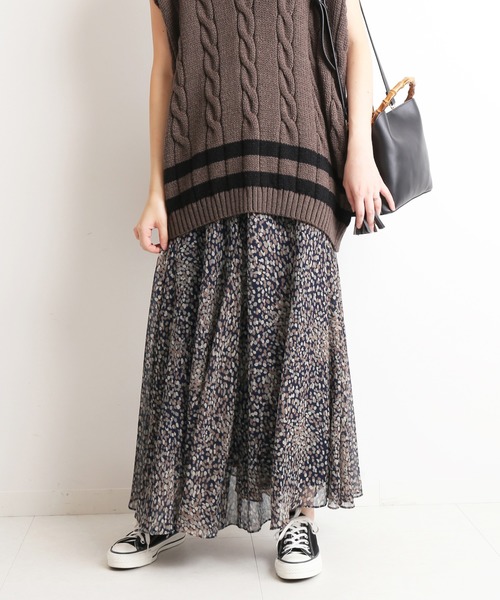 【新品】スローブイエナSLOBE IENAコットンフラワーモチーフ刺繍スカート SLOBE IENA（スローブイエナ）の「フラワーモチーフ刺繍スカート