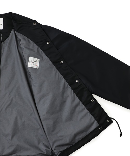 WHITE MOUNTAINEERING（ホワイトマウンテニアリング）の「【White Mountaineering】GORE-TEX INFINIUM NO COLLAR COACH JACKET/WM2073202（ナイロンジャケット・メンズ・ブラック/キャメル・2/3/1）」の15枚目の写真