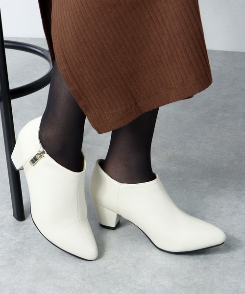 LibertyDoll（リバティードール）の「Liberty doll / ポインテッドトゥ5.5cmチャンキーヒールショートブーティ(3606)（ブーツ・レディース・ブラック/ダークブラウン/ブラック系その他/ブラウン系その他/アイボリー/シルバー・LL/M/L/S）」の2枚目の写真