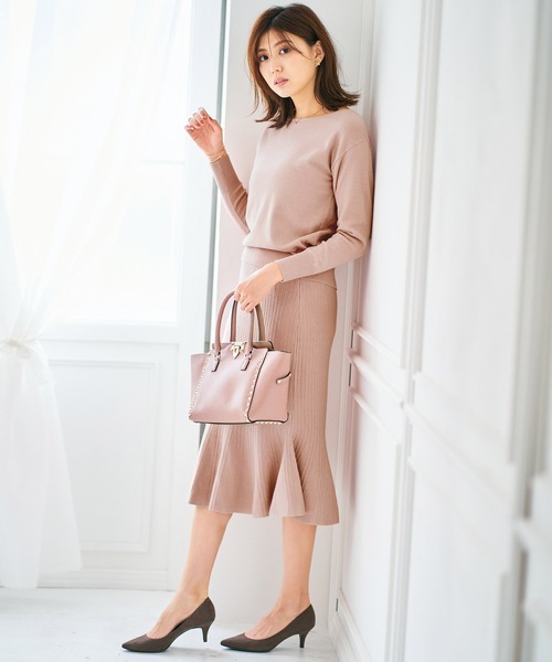 FEERICHELU（フェリーシェル）の「ニット パールボタン バック FEERICHELU（ニット/セーター・レディース・ブラック/アイボリー/ピンクベージュ・M/S）」の5枚目の写真