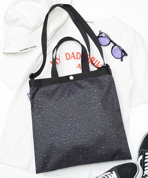 Drifter（ドリフター）の「【Drifter】ELEMENTARY TOTE 軽量ナイロン2WAYトートバッグ ドリフター（トートバッグ・レディース・ベージュ/ブラック/アニマル/その他/ダークブラウン/その他2/ベージュ系その他2/その他4/その他3/グリーン/その他5/その他8/レオパード/その他6/その他7・FREE）」の7枚目の写真