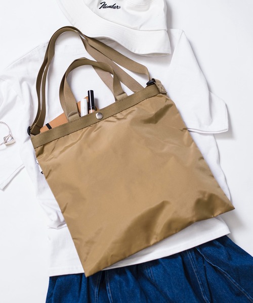 Drifter（ドリフター）の「【Drifter】ELEMENTARY TOTE 軽量ナイロン2WAYトートバッグ ドリフター（トートバッグ・レディース・ベージュ/ブラック/アニマル/その他/ダークブラウン/その他2/ベージュ系その他2/その他4/その他3/グリーン/その他5/その他8/レオパード/その他6/その他7・FREE）」の4枚目の写真