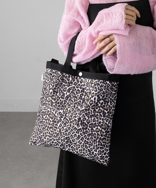 Drifter（ドリフター）の「【Drifter】ELEMENTARY TOTE 軽量ナイロン2WAYトートバッグ ドリフター（トートバッグ・レディース・ベージュ/ブラック/アニマル/その他/ダークブラウン/その他2/ベージュ系その他2/その他4/その他3/グリーン/その他5/その他8/レオパード/その他6/その他7・FREE）」の13枚目の写真