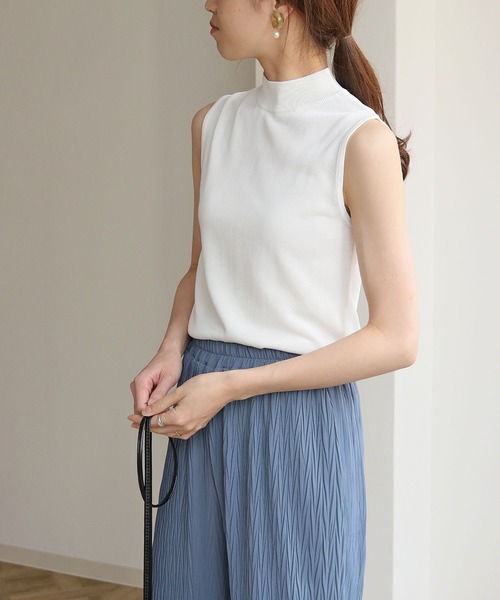 HER CLOSET(ハークローゼット)の「【cheriella】イージーケアドライタッチノースリーブサマーニット(ニット/セーター・レディース・ホワイト/ブラック/ピンク/ブルー/スモークピンク/グレイッシュベージュ・M)」の2枚目の写真
