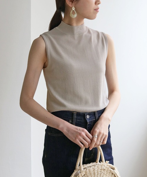 HER CLOSET(ハークローゼット)の「【cheriella】イージーケアドライタッチノースリーブサマーニット(ニット/セーター・レディース・ホワイト/ブラック/ピンク/ブルー/スモークピンク/グレイッシュベージュ・M)」の4枚目の写真