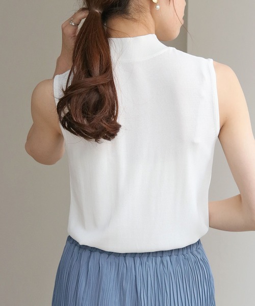 HER CLOSET(ハークローゼット)の「【cheriella】イージーケアドライタッチノースリーブサマーニット(ニット/セーター・レディース・ホワイト/ブラック/ピンク/ブルー/スモークピンク/グレイッシュベージュ・M)」の16枚目の写真