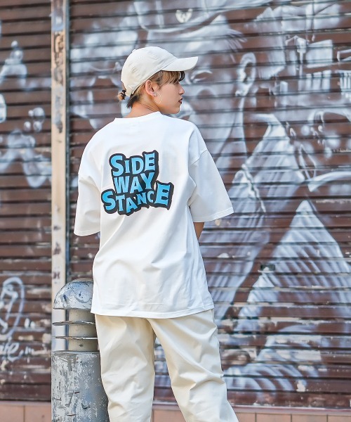 SIDEWAY STANCE（サイドウェイスタンス）の「【SIDEWAY STANCE】スケボー＆ロゴ プリント 半袖Tシャツ（Tシャツ/カットソー・メンズ・グレイッシュベージュ/ブラック/ホワイト/モスグリーン/チャコール/パープル・LARGE/X-LARGE/MEDIUM）」の14枚目の写真