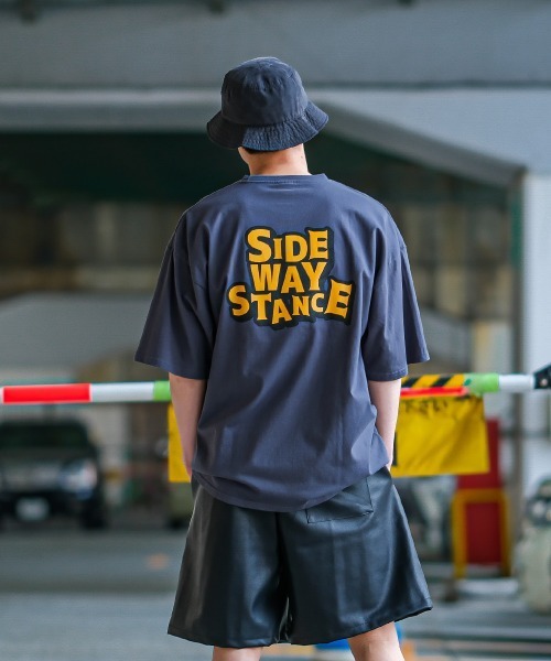 SIDEWAY STANCE（サイドウェイスタンス）の「【SIDEWAY STANCE】スケボー＆ロゴ プリント 半袖Tシャツ（Tシャツ/カットソー・メンズ・グレイッシュベージュ/ブラック/ホワイト/モスグリーン/チャコール/パープル・LARGE/X-LARGE/MEDIUM）」の19枚目の写真