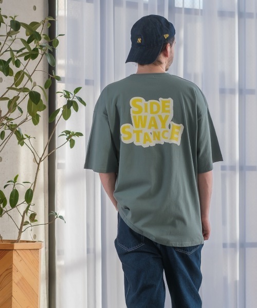 SIDEWAY STANCE（サイドウェイスタンス）の「【SIDEWAY STANCE】スケボー＆ロゴ プリント 半袖Tシャツ（Tシャツ/カットソー・メンズ・グレイッシュベージュ/ブラック/ホワイト/モスグリーン/チャコール/パープル・LARGE/X-LARGE/MEDIUM）」の8枚目の写真