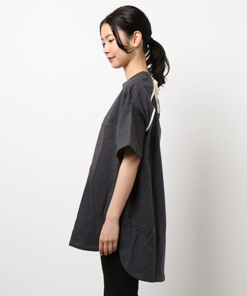 ROSE BUD（ローズバッド）の「背中リボンチュニック（チュニック・レディース・ホワイト/グレー/カーキ・FREE）」の4枚目の写真