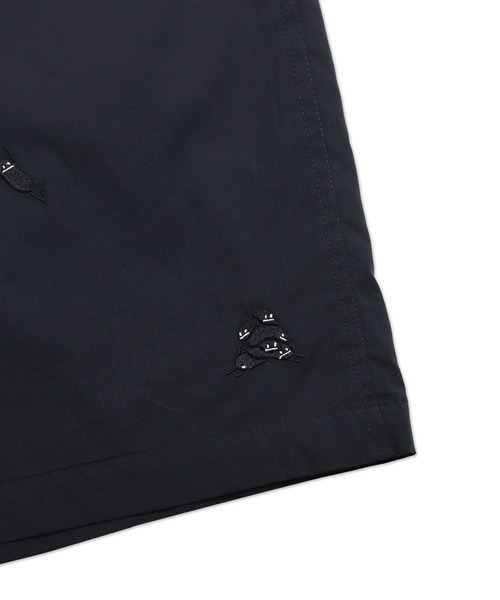 Design Tshirts Store graniph(デザイン ティーシャツ ストア グラニフ)の「ビューティフルシャドーコーション|ショートパンツ(その他パンツ・メンズ・ネイビー・SMALL/MEDIUM/LARGE)」の4枚目の写真