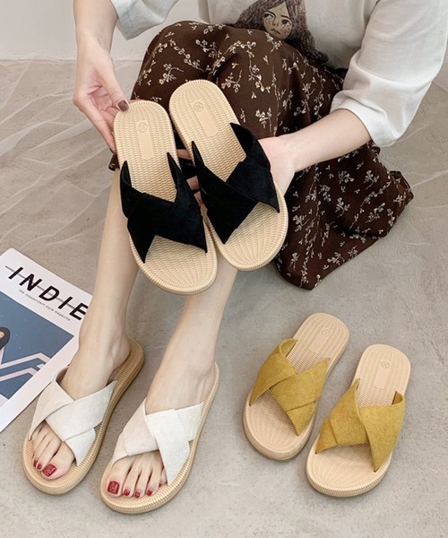 STYLEBLOCK(スタイルブロック)の「ツイストデザインフラットサンダル(サンダル・レディース・ブラック/イエロー/ベージュ・37/36/35/38/39)」の9枚目の写真